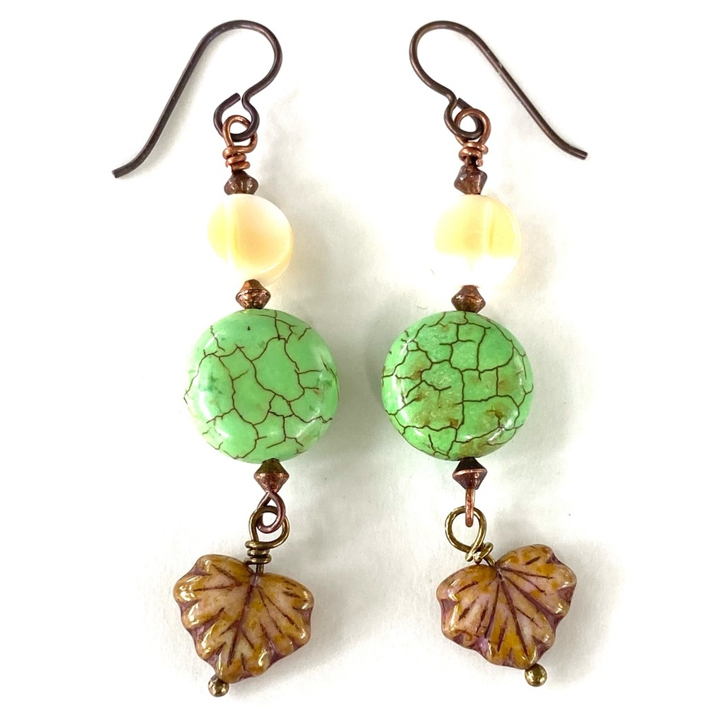Leaf Earrings Handmade Unique Niobium - Picture 1 of 4